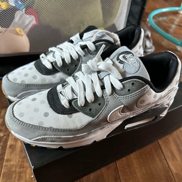 nike air max 90 nrg grey polka dot